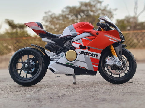 Ducati panigale v4s with base plate